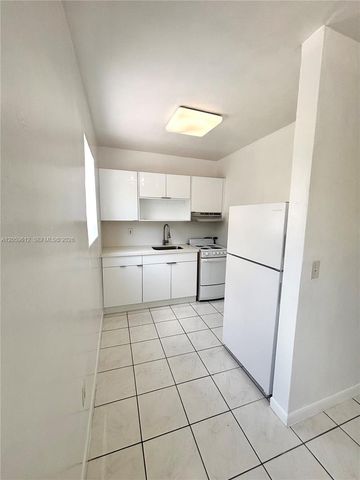 31 Navarre Avenue 9, Coral Gables, FL 33134