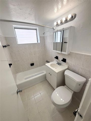 31 Navarre Avenue 9, Coral Gables, FL 33134