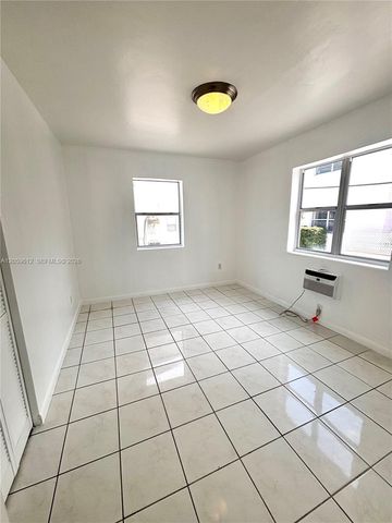 31 Navarre Avenue 9, Coral Gables, FL 33134