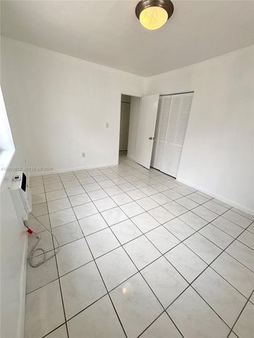 31 Navarre Avenue 9, Coral Gables, FL 33134