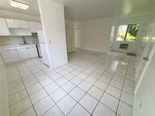 31 Navarre Avenue 9, Coral Gables, FL 33134