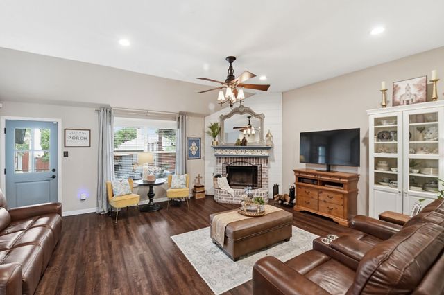 205 Benton Drive, Roanoke, TX 76262