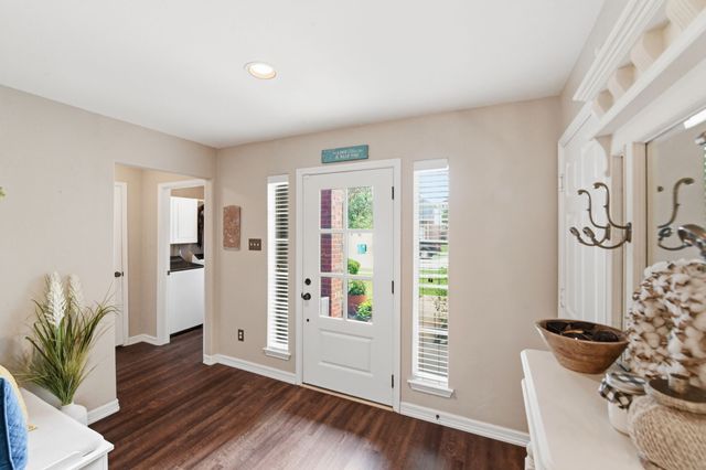 205 Benton Drive, Roanoke, TX 76262