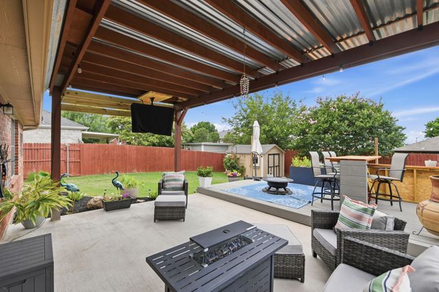 205 Benton Drive, Roanoke, TX 76262