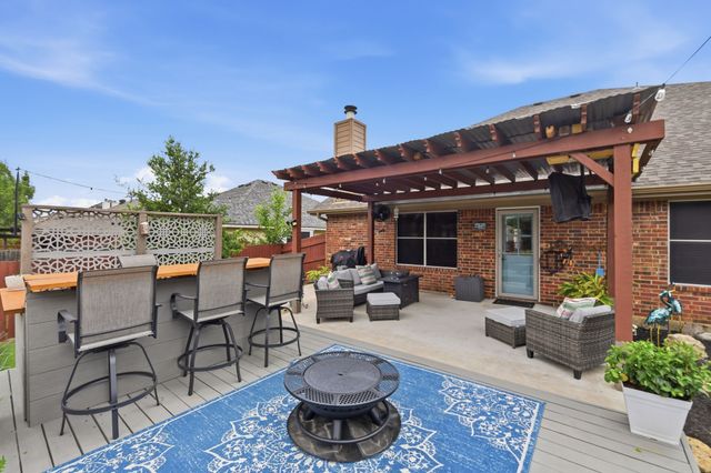205 Benton Drive, Roanoke, TX 76262