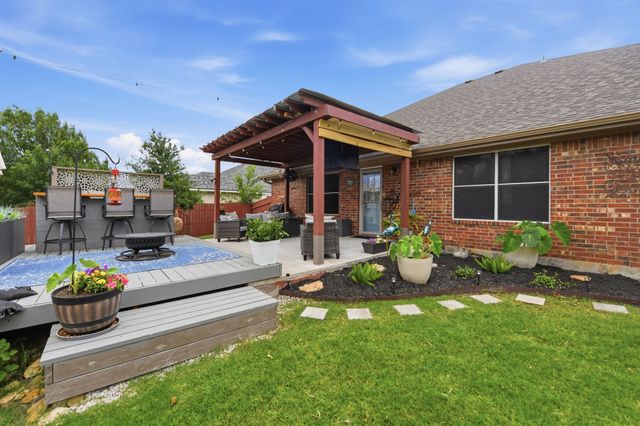 205 Benton Drive, Roanoke, TX 76262