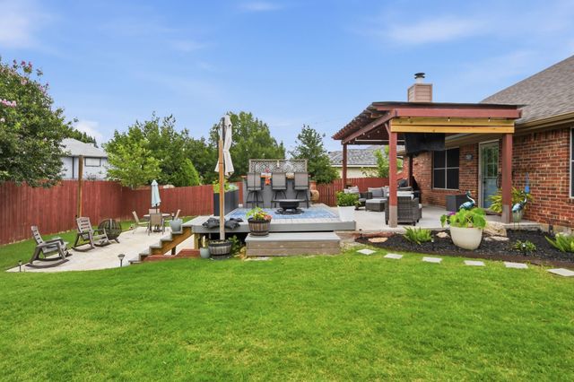 205 Benton Drive, Roanoke, TX 76262