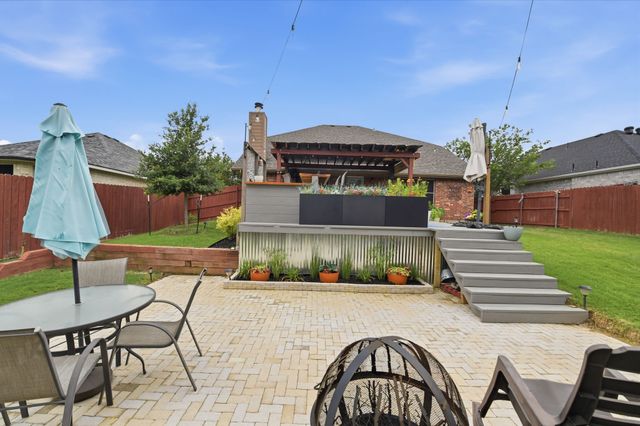 205 Benton Drive, Roanoke, TX 76262