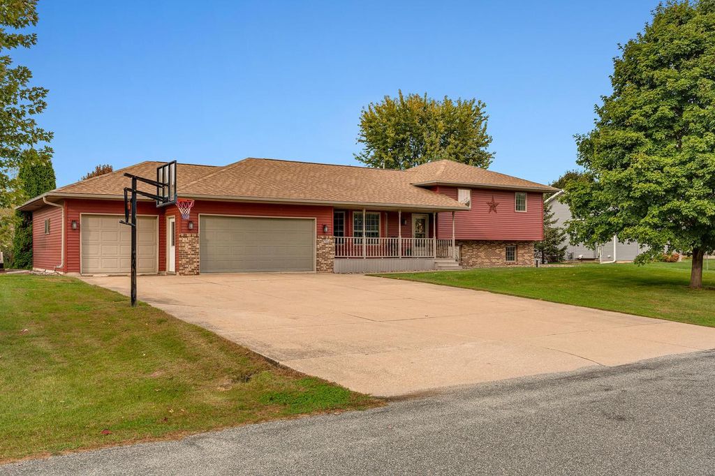 W7844 Windmill STREET, Holmen, WI 54636
