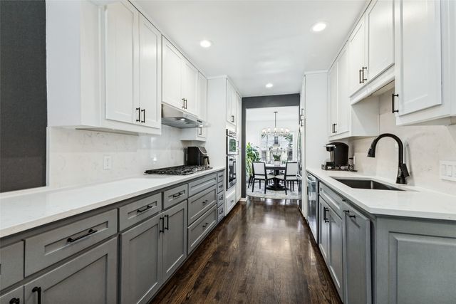 8723 Glencrest Lane, Dallas, TX 75209
