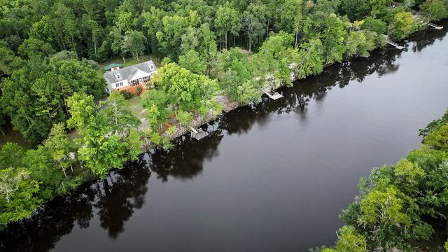 197 Hideaway Lane, Ridgeville, SC 29472