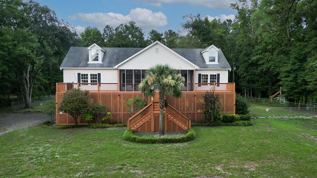 197 Hideaway Lane, Ridgeville, SC 29472