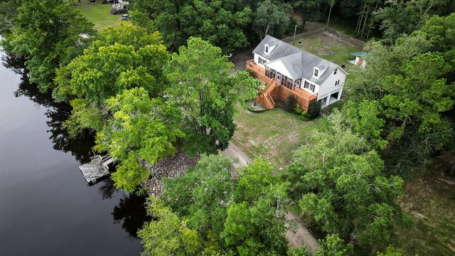 197 Hideaway Lane, Ridgeville, SC 29472