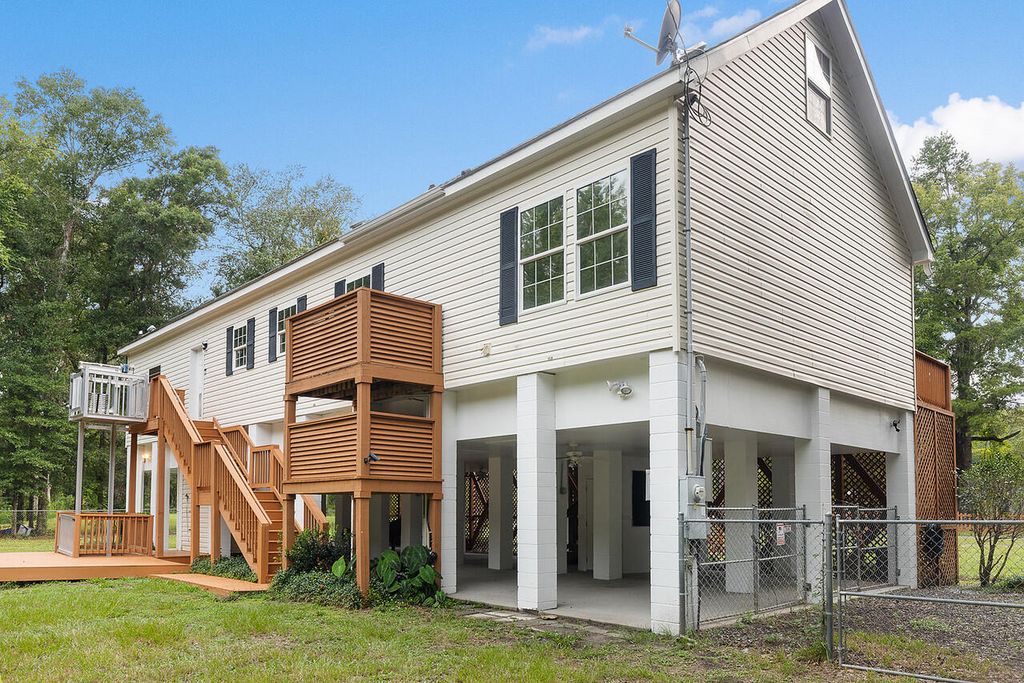 Image 17 of property listing at 197 Hideaway Lane, Ridgeville, SC 29472