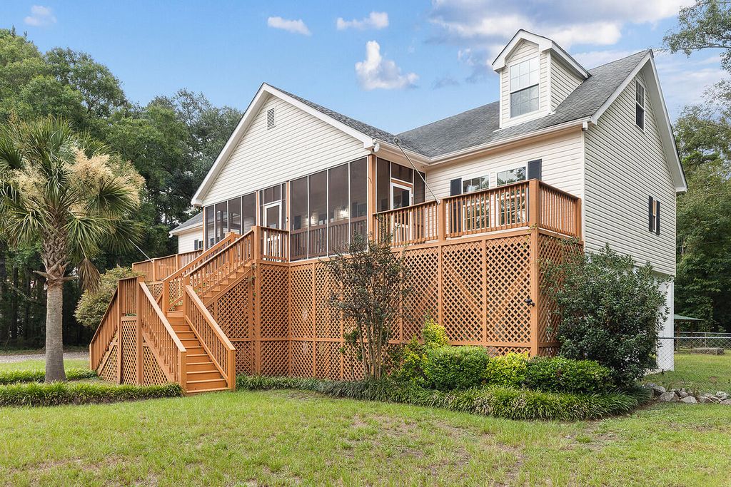 Image 6 of property listing at 197 Hideaway Lane, Ridgeville, SC 29472