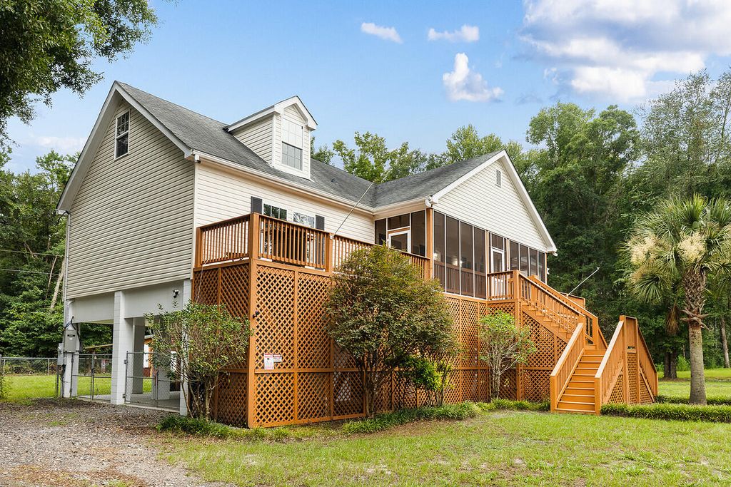 Image 7 of property listing at 197 Hideaway Lane, Ridgeville, SC 29472