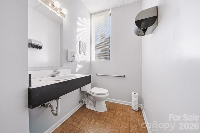 729 1st Avenue SW, Hickory, NC 28602