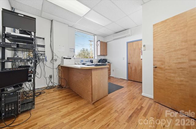 729 1st Avenue SW, Hickory, NC 28602