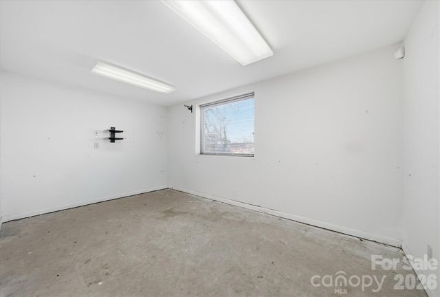 729 1st Avenue SW, Hickory, NC 28602