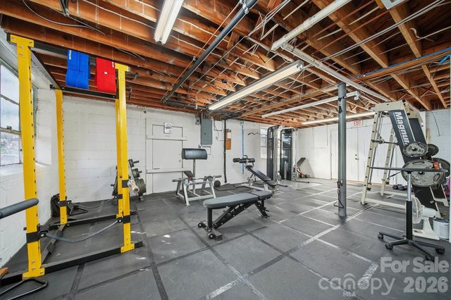 729 1st Avenue SW, Hickory, NC 28602