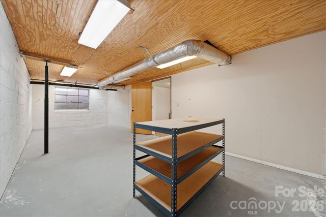 729 1st Avenue SW, Hickory, NC 28602