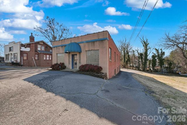 729 1st Avenue SW, Hickory, NC 28602