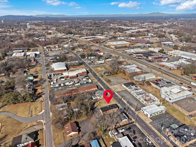 729 1st Avenue SW, Hickory, NC 28602