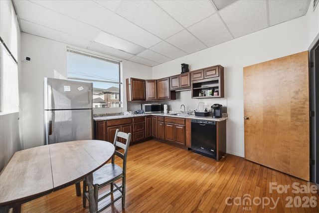 729 1st Avenue SW, Hickory, NC 28602