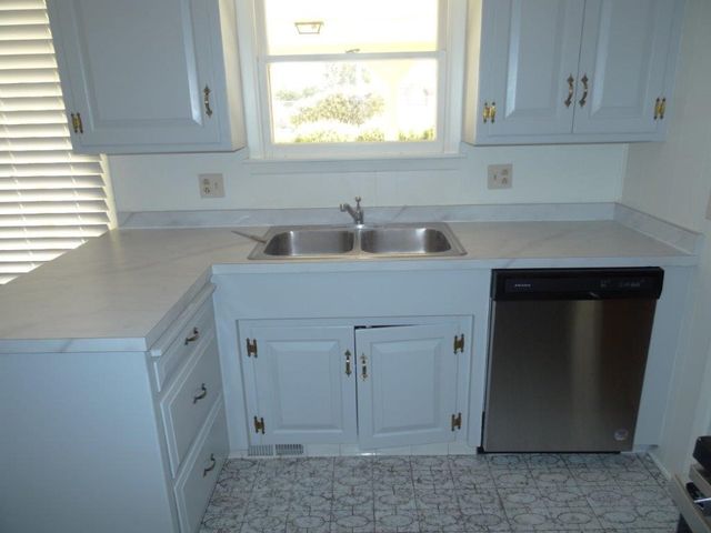 1122 W Cypress Street, Rogers, AR 72756