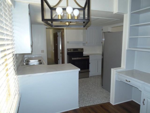 1122 W Cypress Street, Rogers, AR 72756