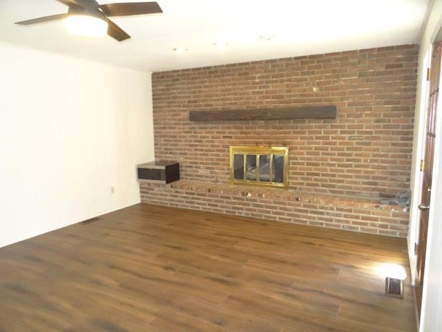 1122 W Cypress Street, Rogers, AR 72756