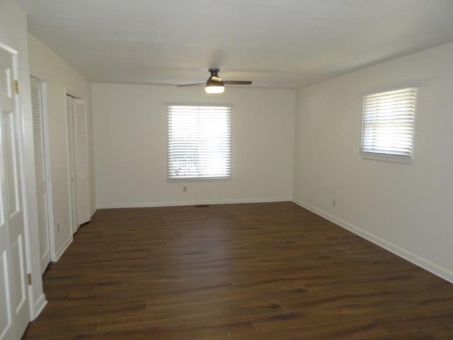 1122 W Cypress Street, Rogers, AR 72756