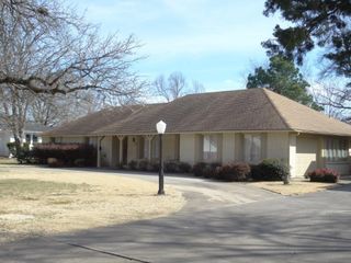 1122 W Cypress Street, Rogers, AR 72756