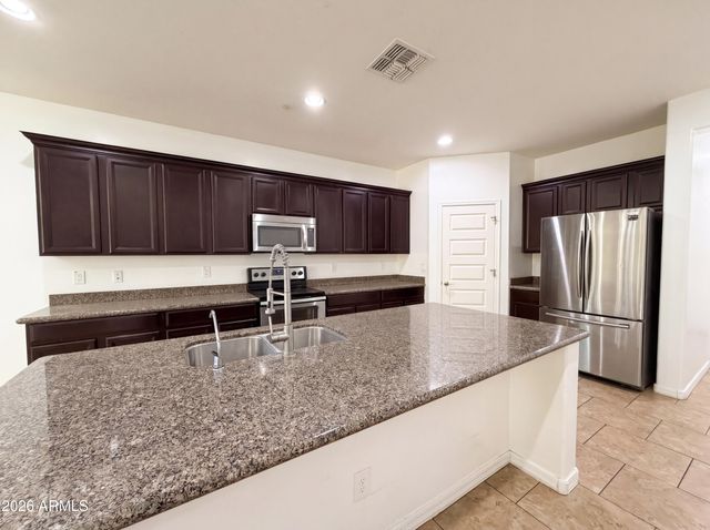 112 E BERNIE Lane, Gilbert, AZ 85295