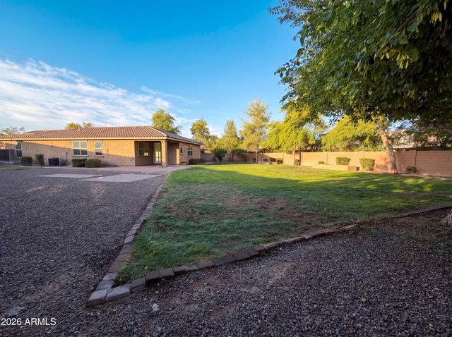 112 E BERNIE Lane, Gilbert, AZ 85295