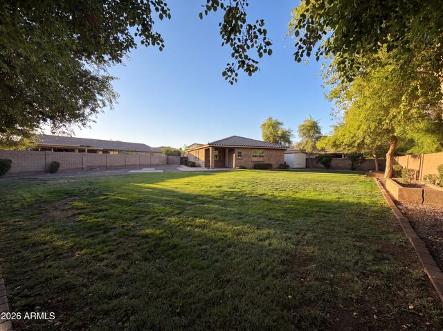 112 E BERNIE Lane, Gilbert, AZ 85295