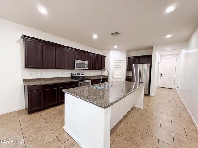 112 E BERNIE Lane, Gilbert, AZ 85295