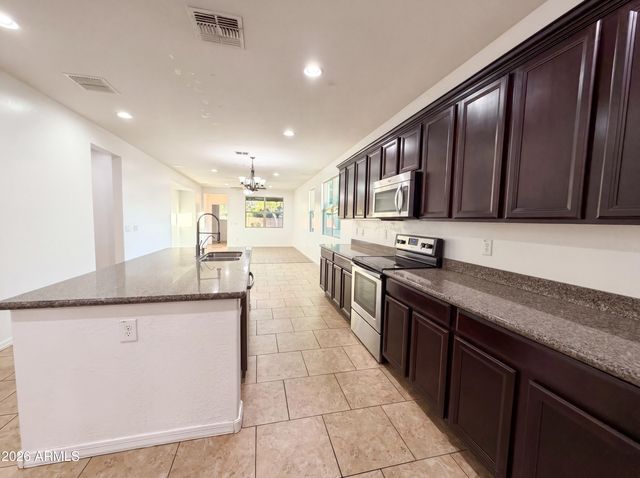 112 E BERNIE Lane, Gilbert, AZ 85295