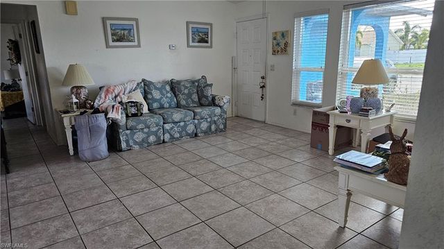 229 SE 3rd TER, Cape Coral, FL 33990