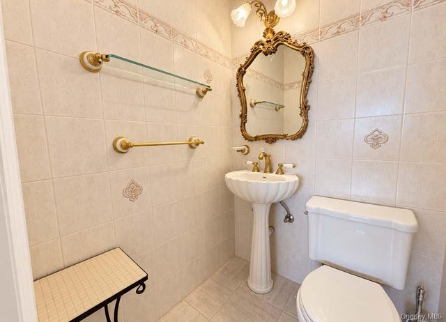 27010 Grand Central Parkway 18E, Floral Park, NY 11005