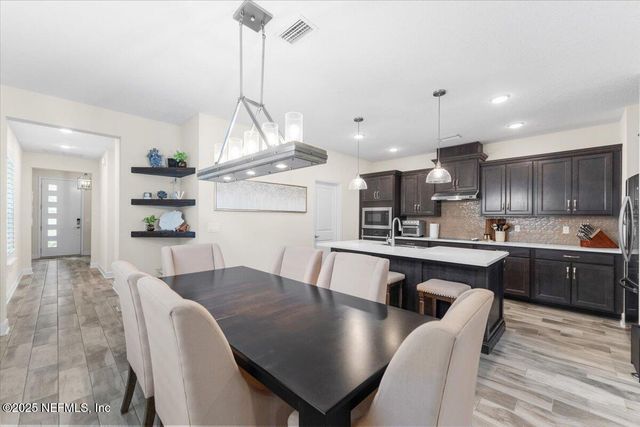 9737 INVENTION Lane, Jacksonville, FL 32256