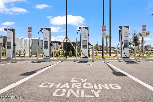 9737 INVENTION Lane, Jacksonville, FL 32256