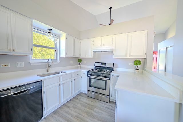 24104 Primrose Circle, Plainfield, IL 60585