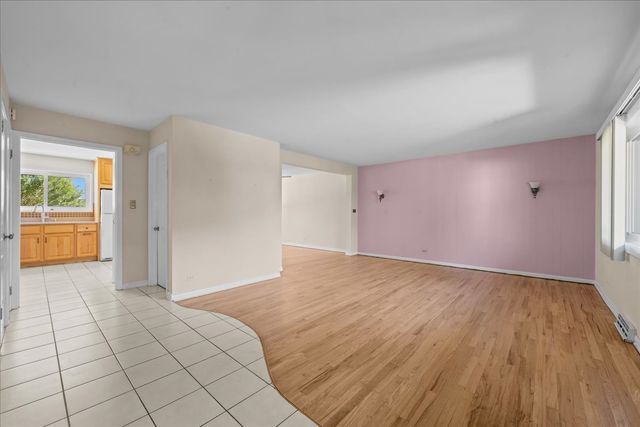 8713 N National Avenue, Niles, IL 60714