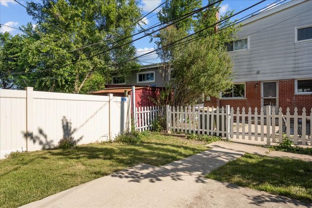 8713 N National Avenue, Niles, IL 60714