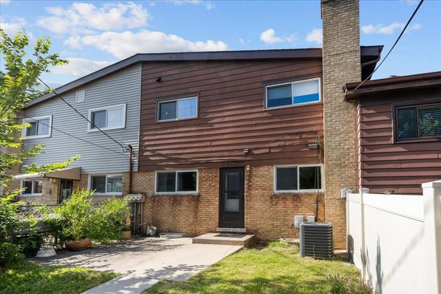 8713 N National Avenue, Niles, IL 60714