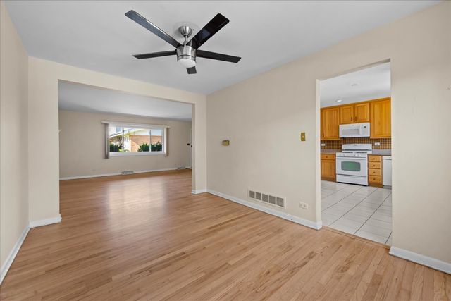 8713 N National Avenue, Niles, IL 60714