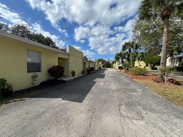 17355 Bush Road F, Jupiter, FL 33458