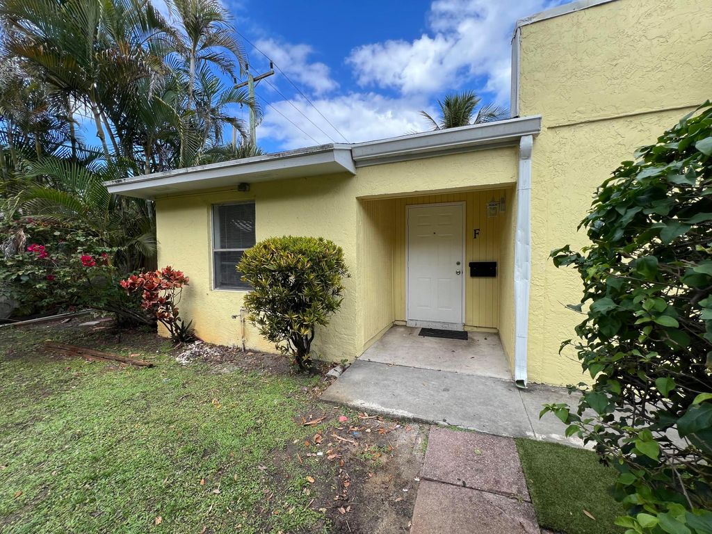 17355 Bush Road F, Jupiter, FL 33458