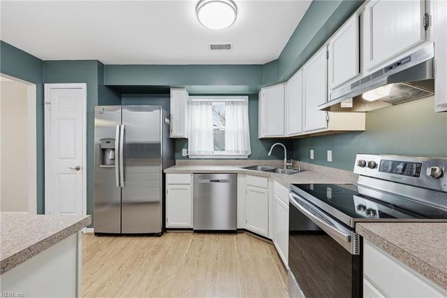 4248 Lindberg PL, Virginia Beach, VA 23453